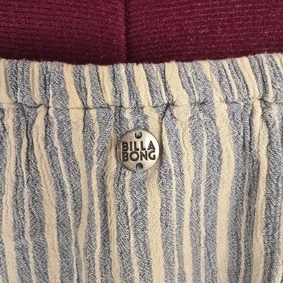 Women's Billabong Off the Shoulder Cropped Blue & Cream Rayon Blouse- Size Large - Picture 7 of 9